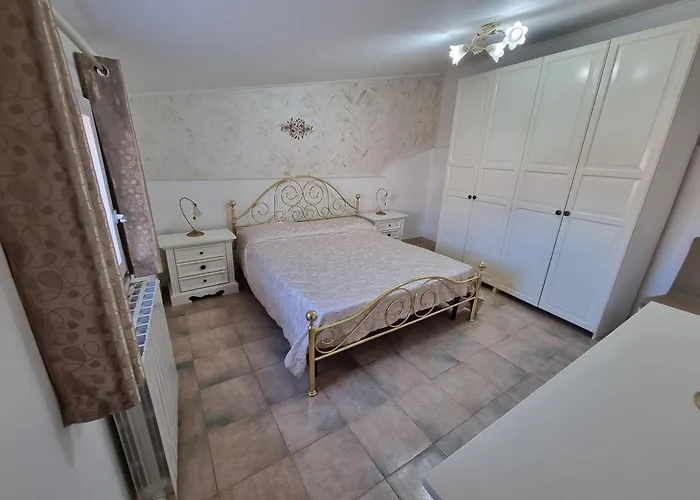 アパート Saracen House